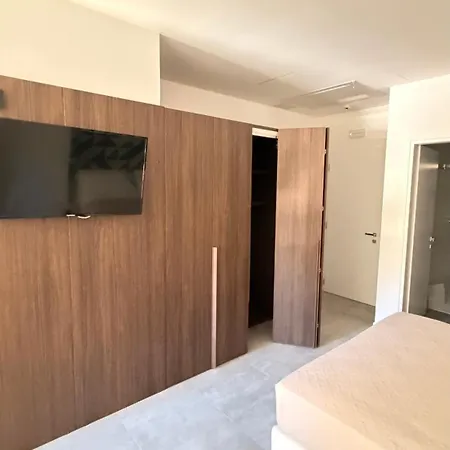 Отель Roxy Floridiana 3*