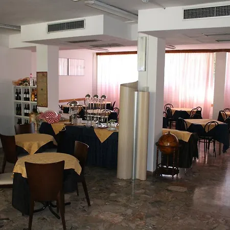 Отель Roxy Floridiana 3*